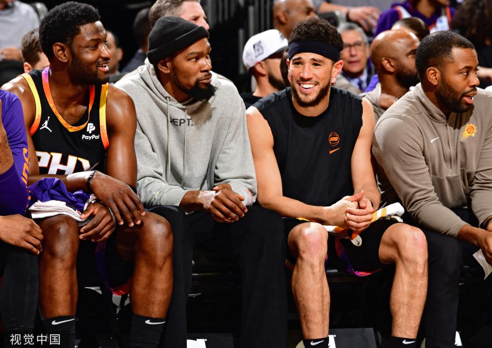 中展现出更 中展现出更