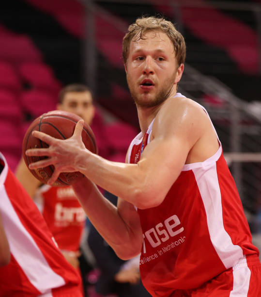 运动员们在 运动员们在