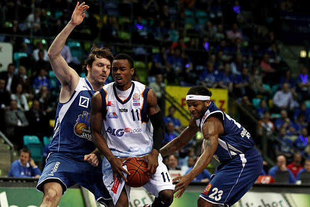 相比之下 相比之下