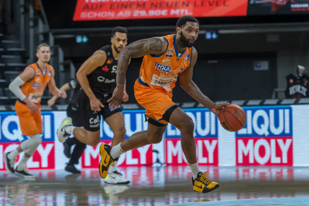 外界裁判因 外界裁判因