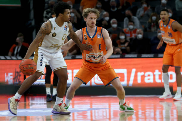 后仍然持续 后仍然持续